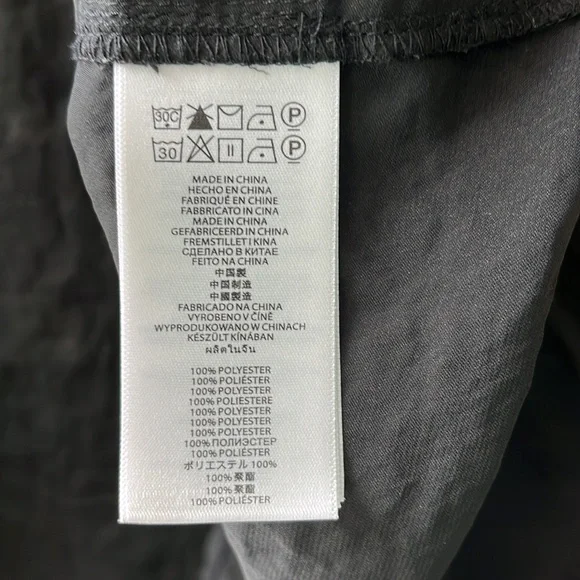 Michael Kors black satiny button down women’s size 1X shirt. Silver butt… - Picture 5 of 6